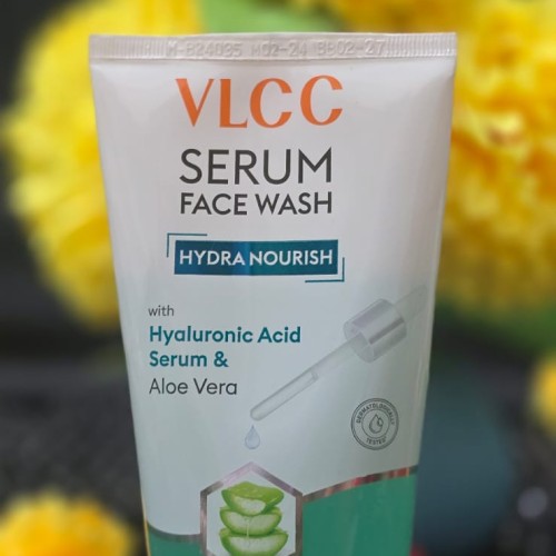 Vlcc Serum Face Wash