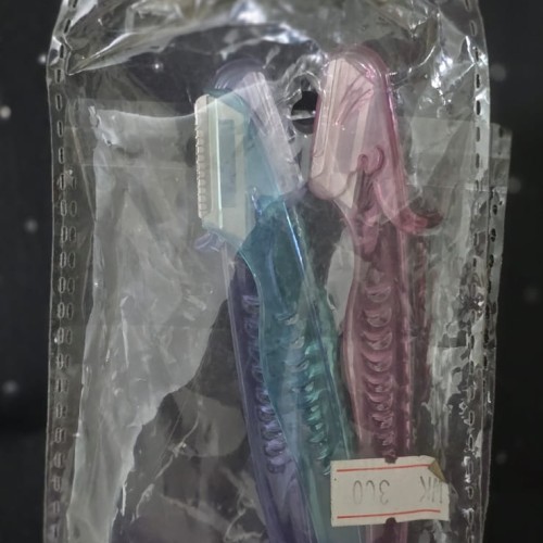 Eye Brow Cutter