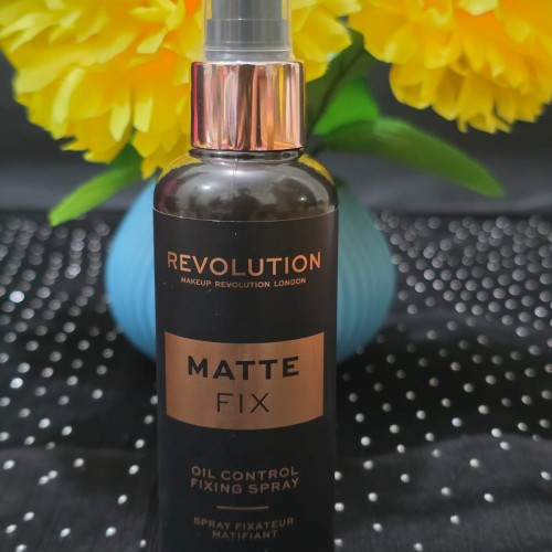 Revolution Matte Oil Controll Makeup Fixer